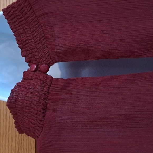 NWT Vigoss Burgundy Mock Neck Ruffle Shoulder Blouse - Picture 5 of 7